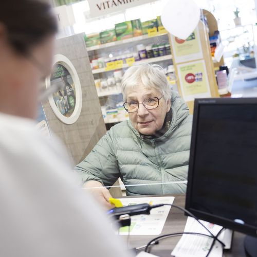 ”Säilyyhän meidän oma apteekki?”